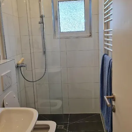 Zimmervermietung Pulheim בית הארחה